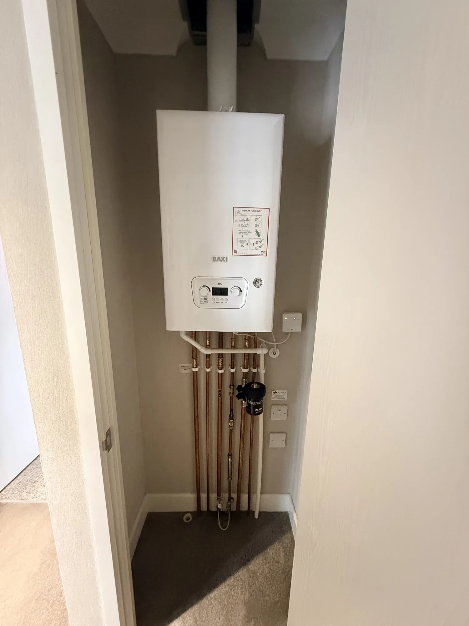 New Baxi combi boiler with Magnaclean filter installed by PARAGAS in Folkestone
