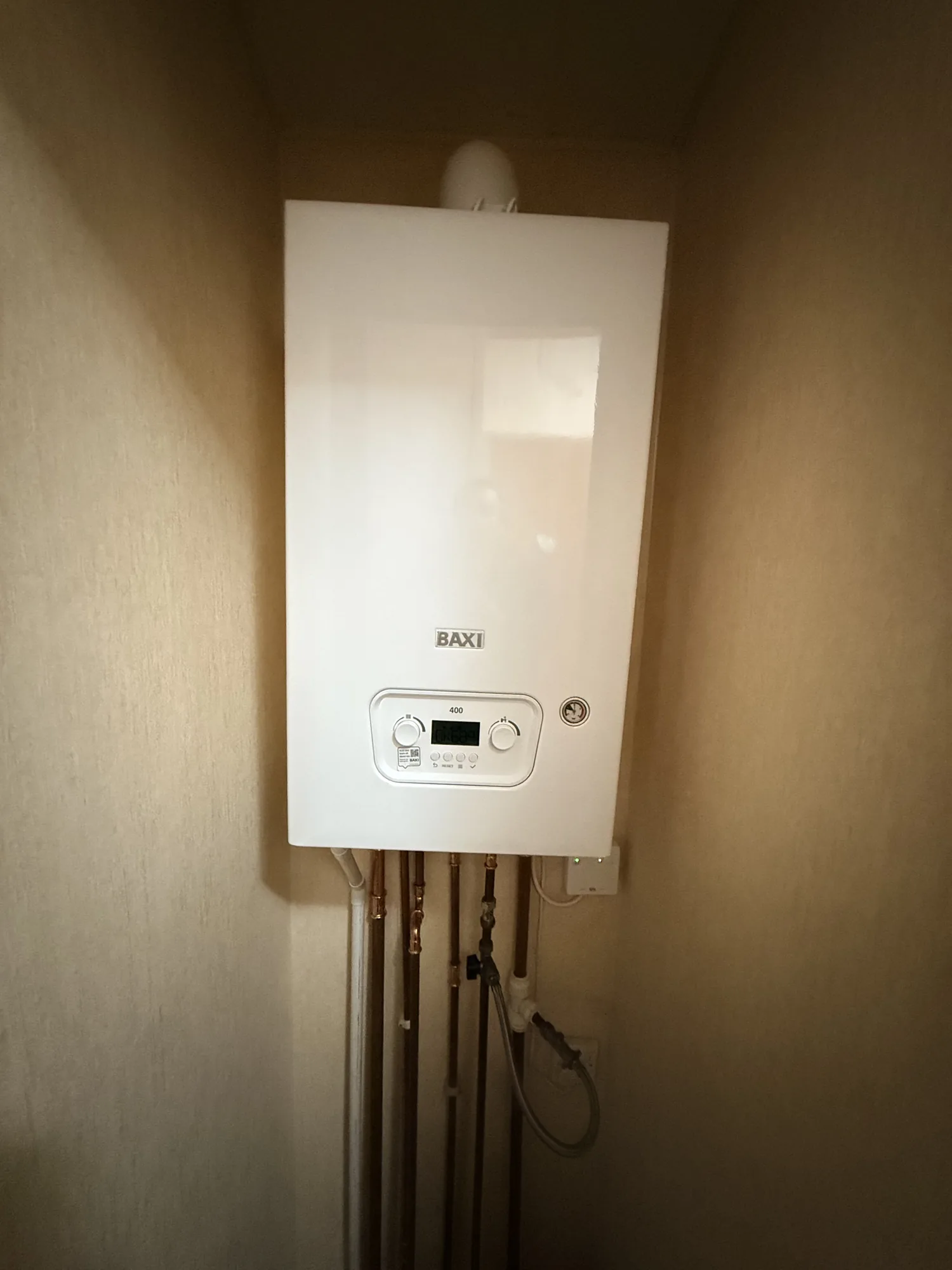Newly fitted Baxi 400 combi boiler with copper tails
